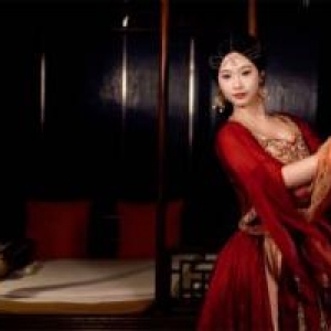 遮瑕液可以直接涂吗？用这些工具涂会更好(遮瑕液可以用手涂吗)