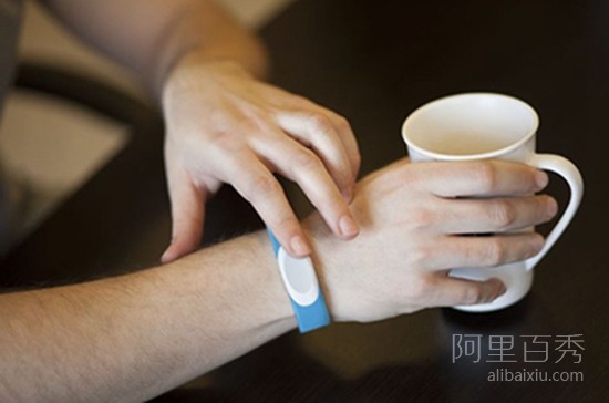 情侣智能感应手环,不在一起也能传递情感(图6) 情侣智能感应手环,不在一起也能传递情感--置顶表情