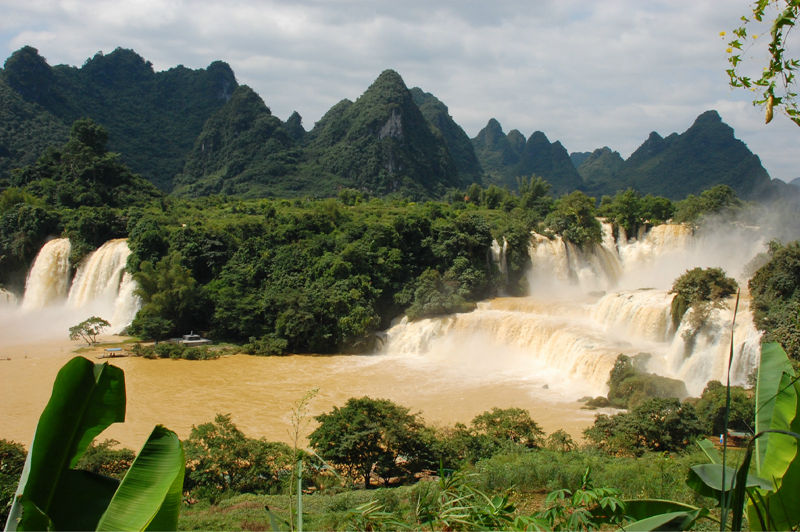 22个中国最美最酷瀑布,你去过哪一个(图3) 22个中国最美最酷瀑布,你去过哪一个--置顶表情